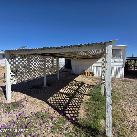 1530 N Libertine Lane, Benson, AZ 85602