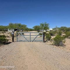 1530 N Libertine Lane, Benson, AZ 85602