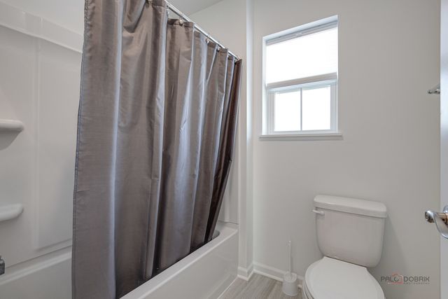 2490 Olivia Court, Wauconda, IL 60084