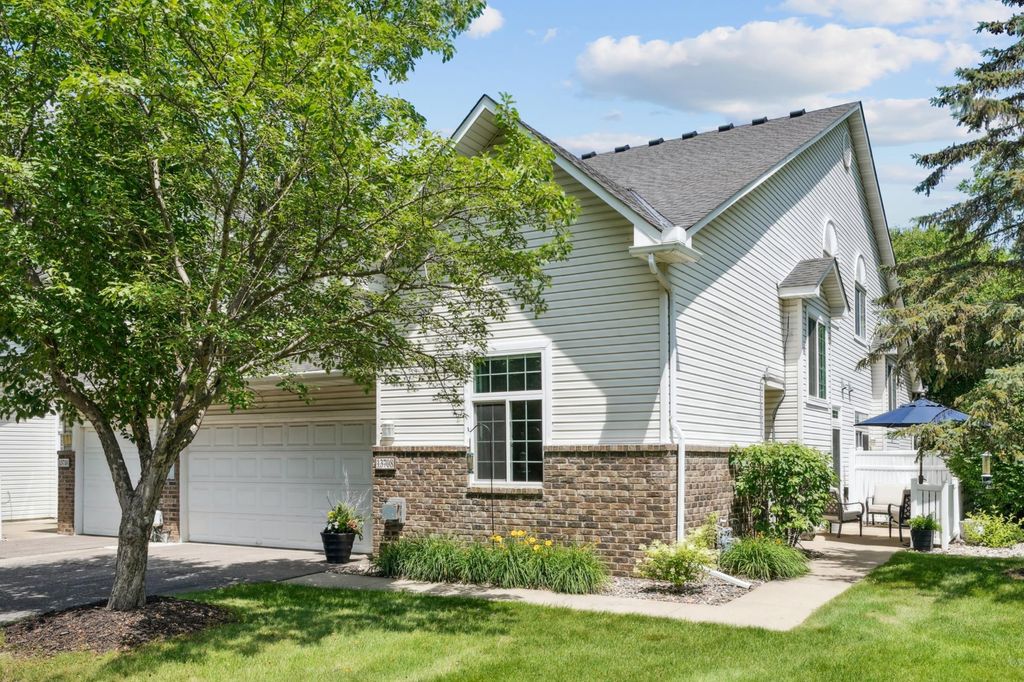 13708 Anderson Lakes Parkway, Eden Prairie, MN 55344