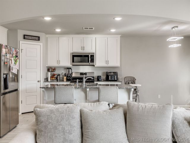 1917 E Van Buren Street, Broken Arrow, OK 74011