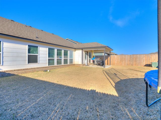 1917 E Van Buren Street, Broken Arrow, OK 74011