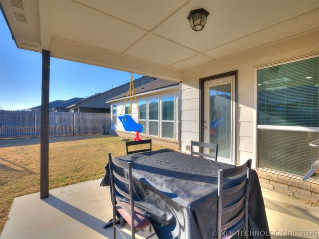 1917 E Van Buren Street, Broken Arrow, OK 74011