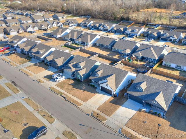 1917 E Van Buren Street, Broken Arrow, OK 74011