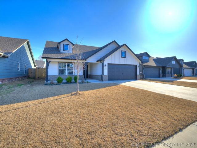 1917 E Van Buren Street, Broken Arrow, OK 74011