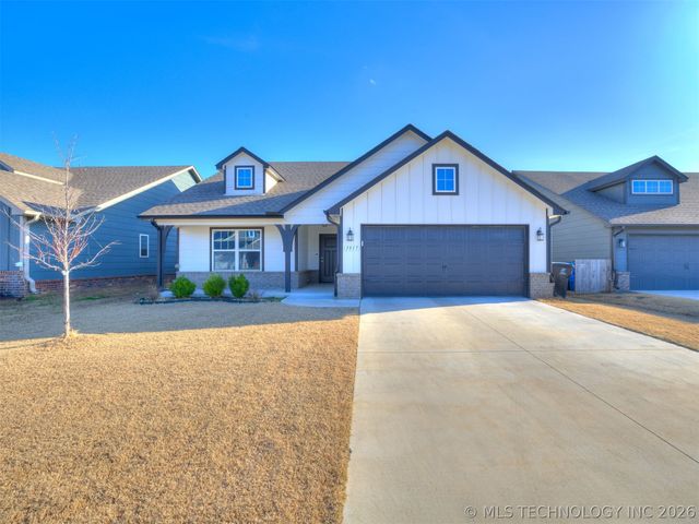 1917 E Van Buren Street, Broken Arrow, OK 74011