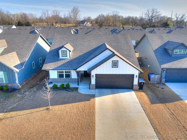 1917 E Van Buren Street, Broken Arrow, OK 74011