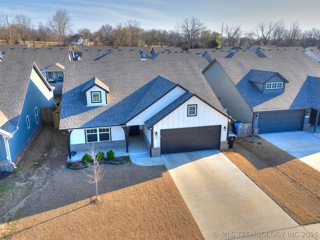 1917 E Van Buren Street, Broken Arrow, OK 74011