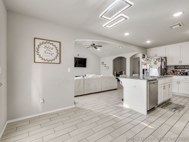 1917 E Van Buren Street, Broken Arrow, OK 74011