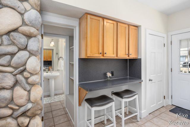 70 Grove Street, Coopersville, MI 49404