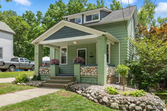70 Grove Street, Coopersville, MI 49404
