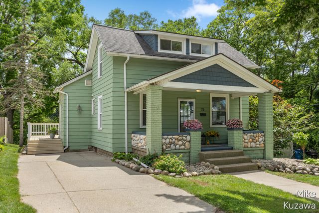 70 Grove Street, Coopersville, MI 49404