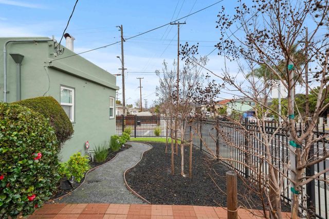 2178 - 2174 107Th Ave, Oakland, CA 94603