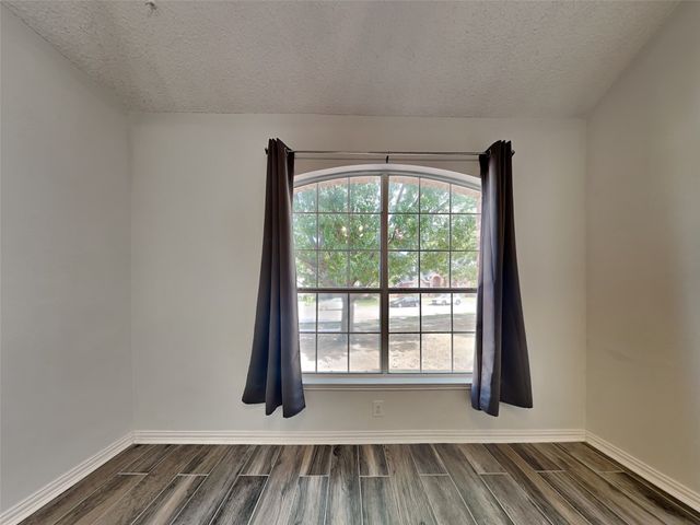 7513 Silverthorn Drive, Rowlett, TX 75089