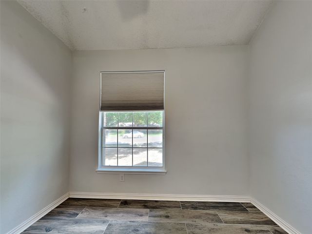 7513 Silverthorn Drive, Rowlett, TX 75089