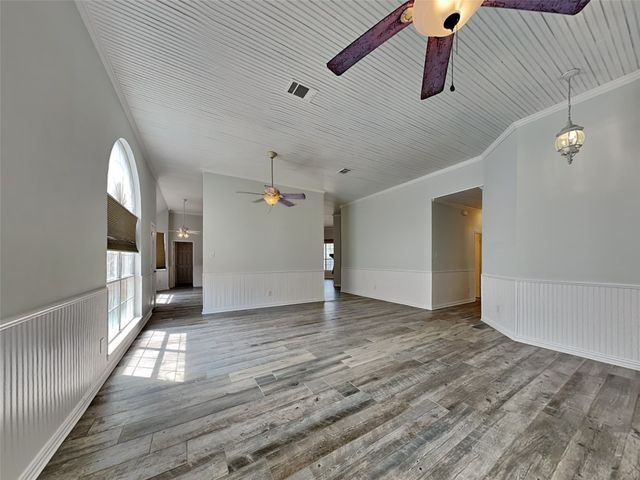 7513 Silverthorn Drive, Rowlett, TX 75089