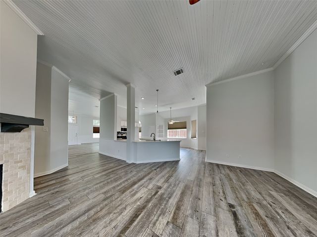 7513 Silverthorn Drive, Rowlett, TX 75089