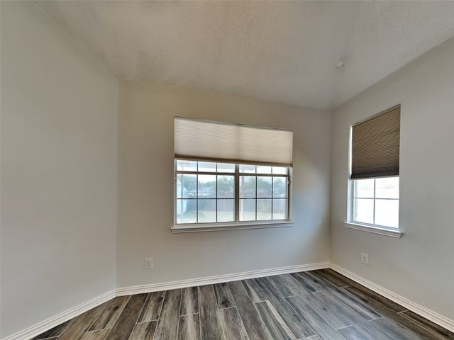 7513 Silverthorn Drive, Rowlett, TX 75089