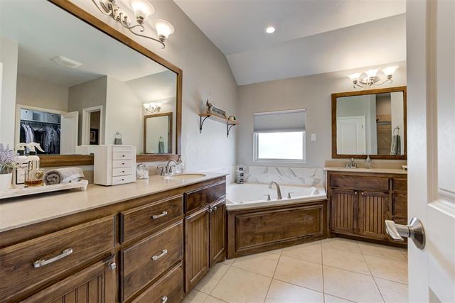 14261 Beaver Creek Road, Edmond, OK 73025