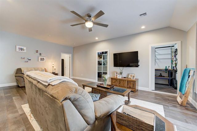 14261 Beaver Creek Road, Edmond, OK 73025