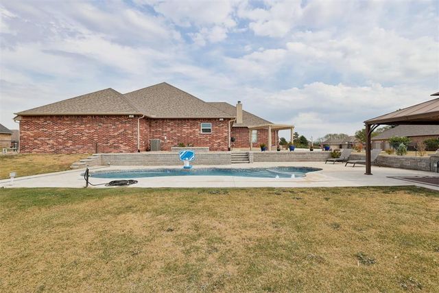 14261 Beaver Creek Road, Edmond, OK 73025