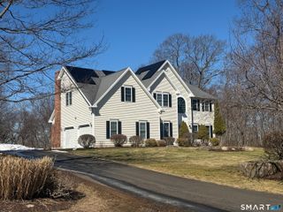36 Country Lane, Bethany, CT 06524
