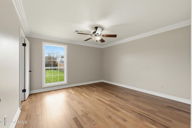 812 E F Street, Rayne, LA 70578