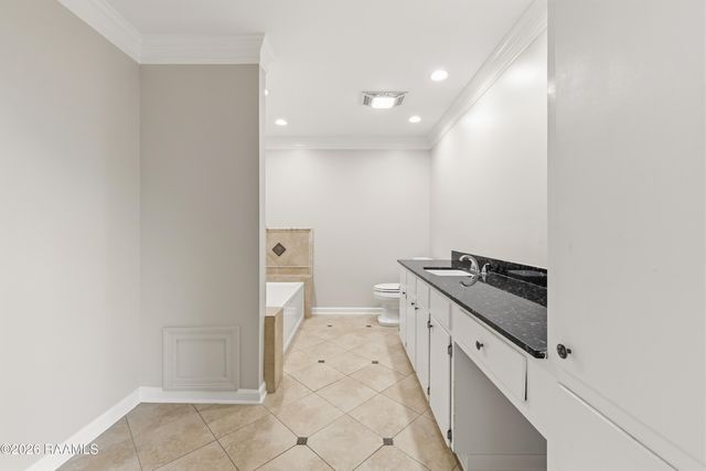 812 E F Street, Rayne, LA 70578