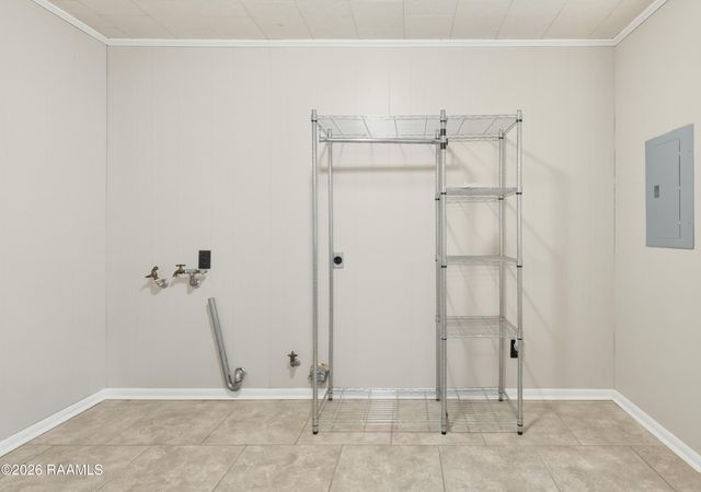 812 E F Street, Rayne, LA 70578