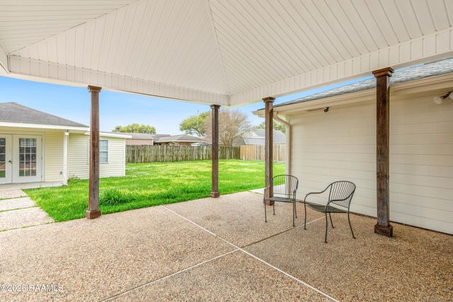 812 E F Street, Rayne, LA 70578