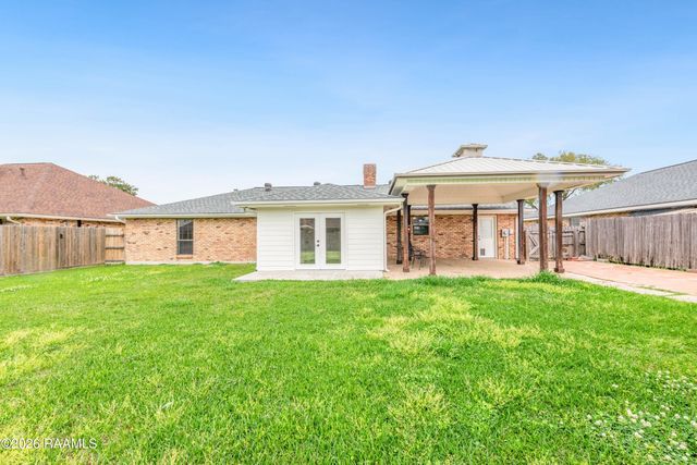 812 E F Street, Rayne, LA 70578