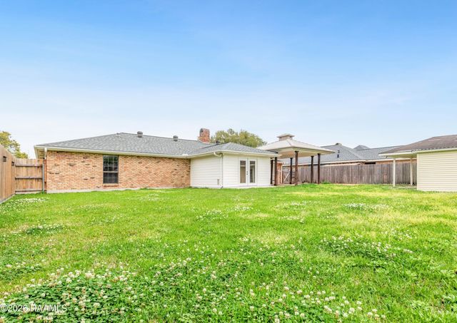 812 E F Street, Rayne, LA 70578