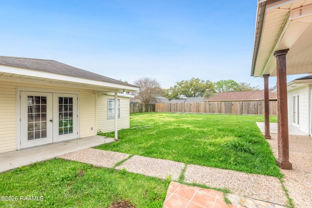 812 E F Street, Rayne, LA 70578