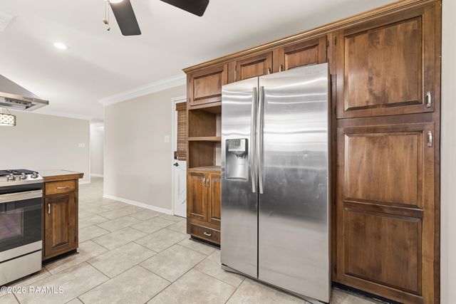 812 E F Street, Rayne, LA 70578