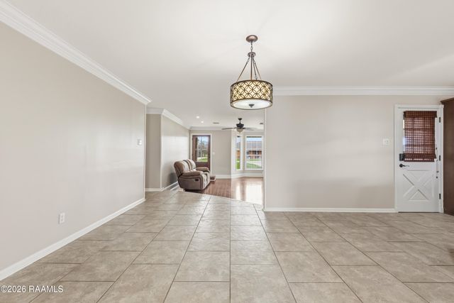 812 E F Street, Rayne, LA 70578