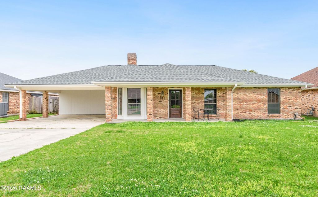 812 E F Street, Rayne, LA 70578