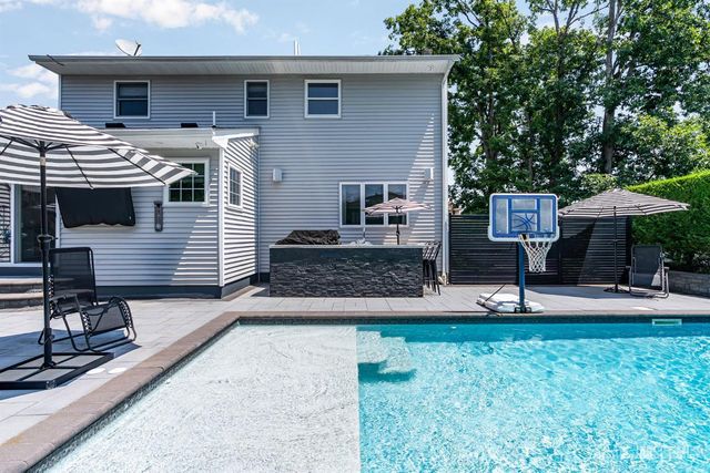 9 Zaleski Drive, Sayreville, NJ 08872
