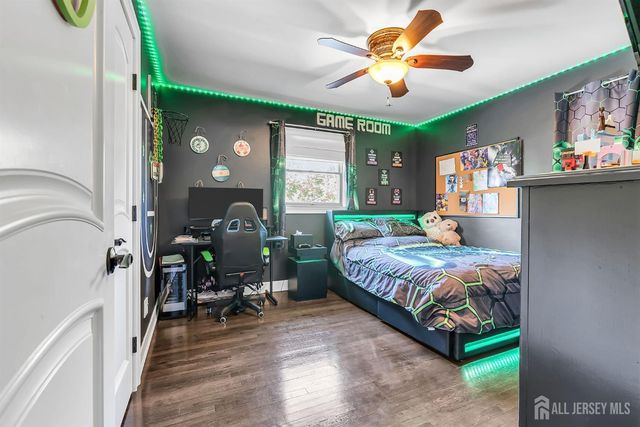 9 Zaleski Drive, Sayreville, NJ 08872