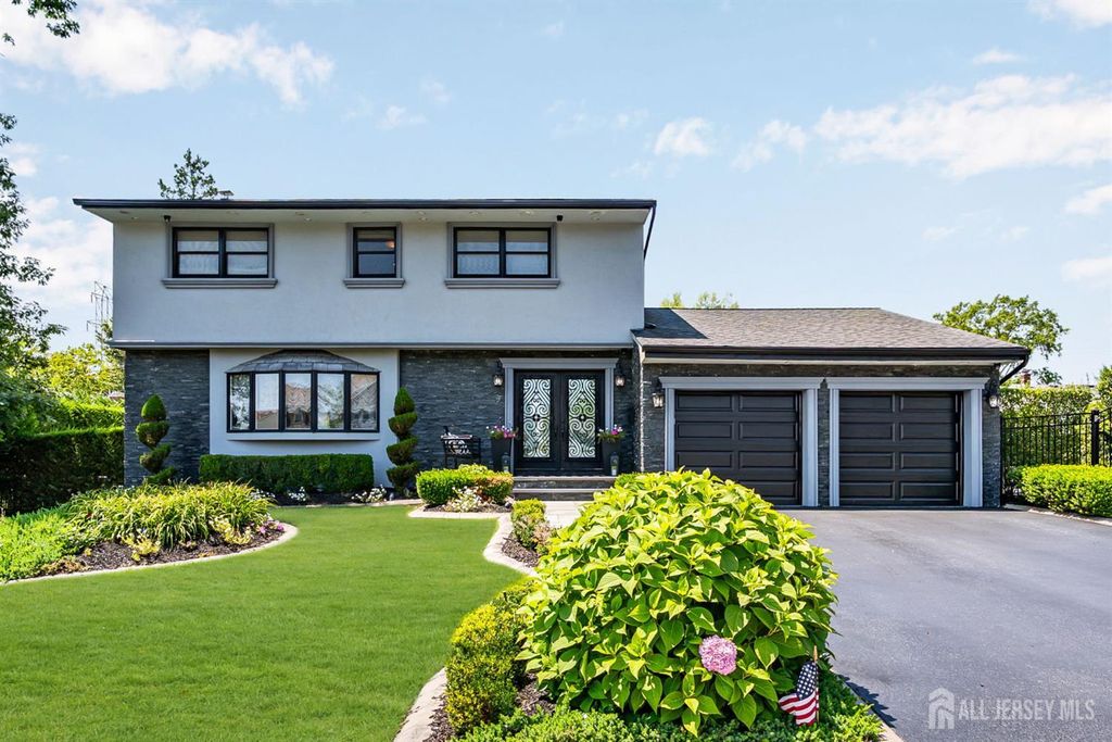 9 Zaleski Drive, Sayreville, NJ 08872