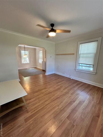 24 Arnold Avenue, West Babylon, NY 11704