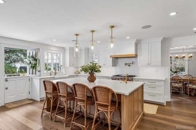 201 Summit Boulevard, Englewood, CO 80113