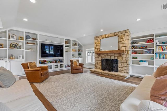 201 Summit Boulevard, Englewood, CO 80113