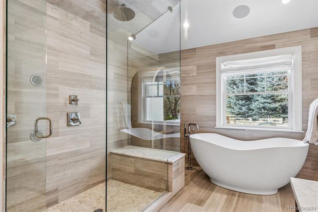 201 Summit Boulevard, Englewood, CO 80113