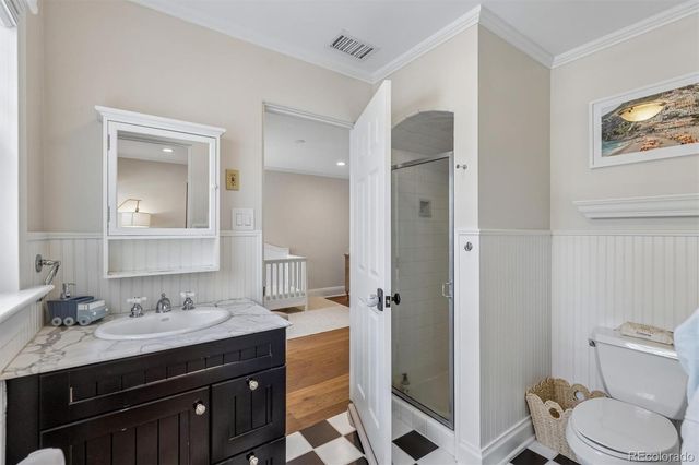 201 Summit Boulevard, Englewood, CO 80113