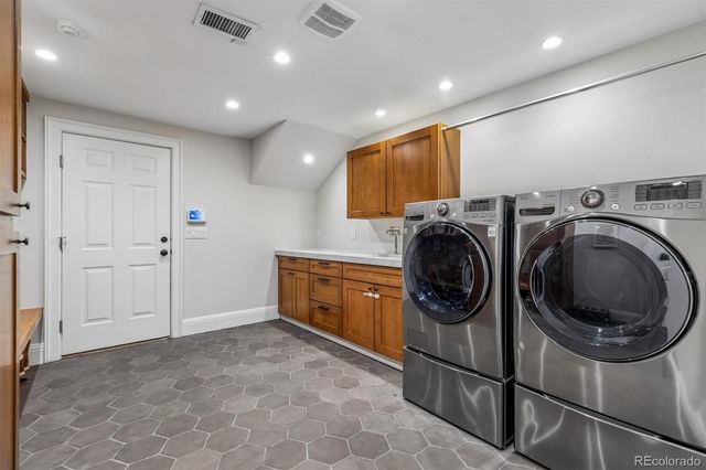 201 Summit Boulevard, Englewood, CO 80113