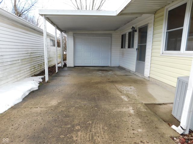 716 S State Street, Greenfield, IN 46140