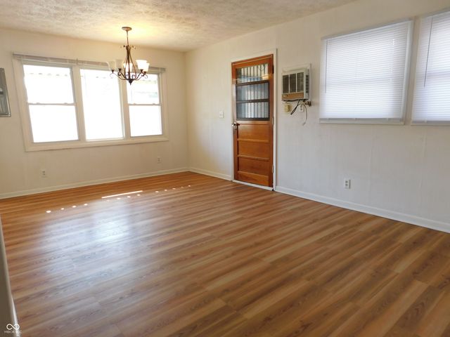 716 S State Street, Greenfield, IN 46140