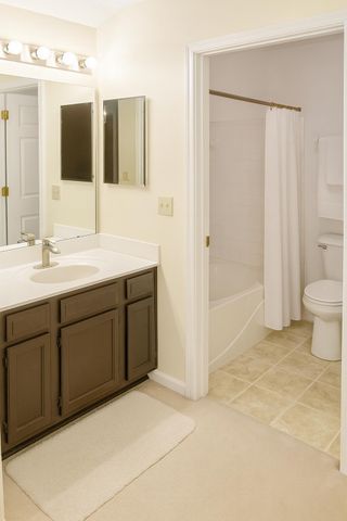 160 Langshire Court, 14-15, Florence, KY 41042