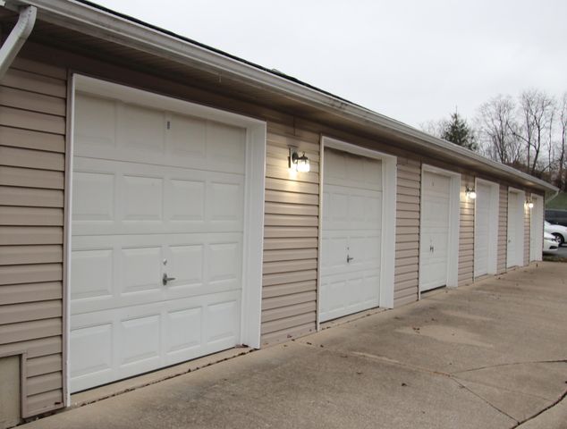 160 Langshire Court, 14-15, Florence, KY 41042