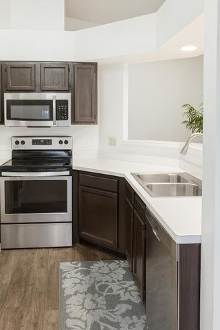 160 Langshire Court, 14-15, Florence, KY 41042